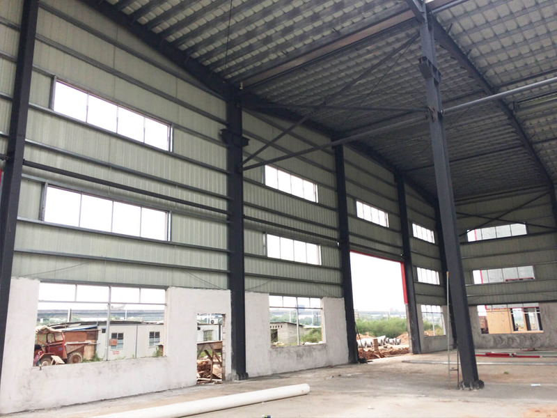 Entrepôt de structure métallique d'espace de stockage industriel