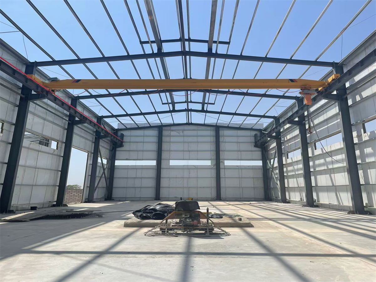 Atelier de bâtiment préfabriqué de fabrication en acier galvanisé de toiture en tôle faite sur commande